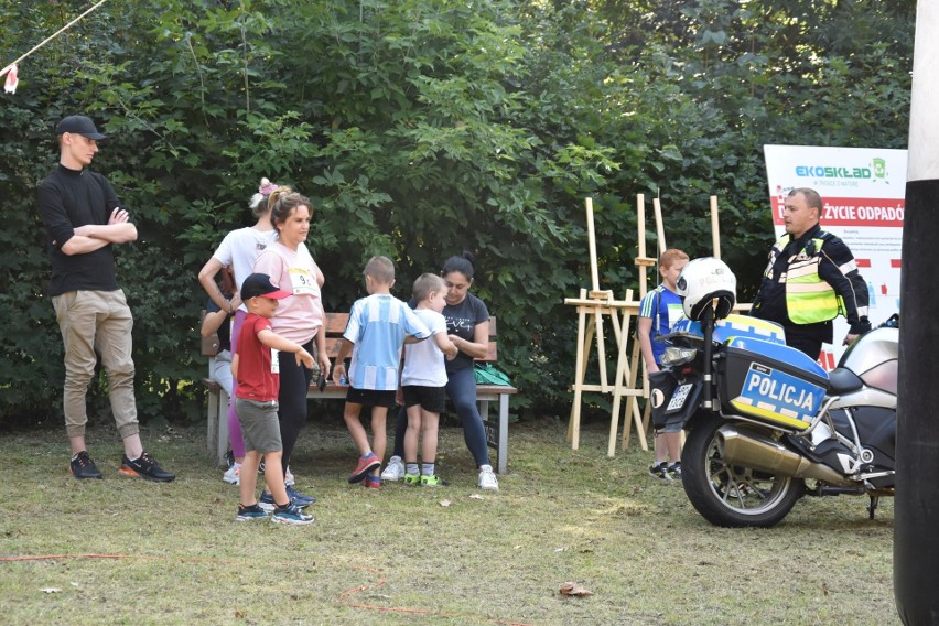 Tak było podczas Biegu Papieskiego 2023 w Służewie. Piętnasta edycja przyciągnęła biegaczy