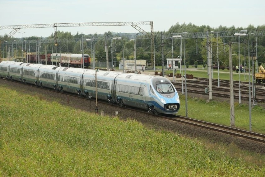 Zobacz jak mknie pendolino. Testy pod Żmigrodem (MAPA, FOTO, FILMY)