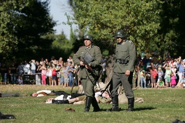 Obrona wieży spadochronowej w Katowicach 2013