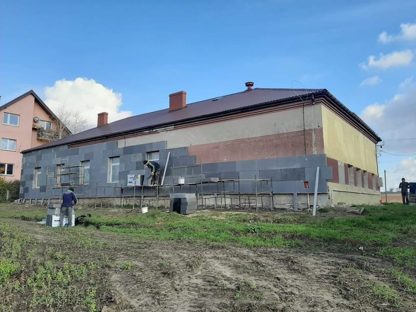 Rozpoczął się remont świetlico-remizy w Drożejowicach. Budynek odzyskuje drugą młodość. Wszystko kosztem prawie 70 tysięcy złotych 