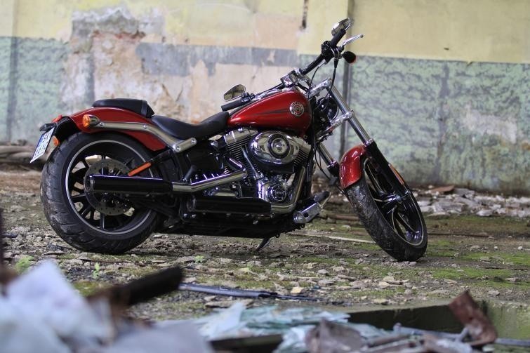 Testujemy: Harley-Davidson Breakout - Brudny Harry (foto,...