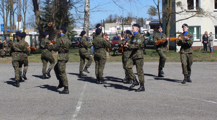 IV Opolski Przegląd Musztry Klas Mundurowych zorganizowano w...