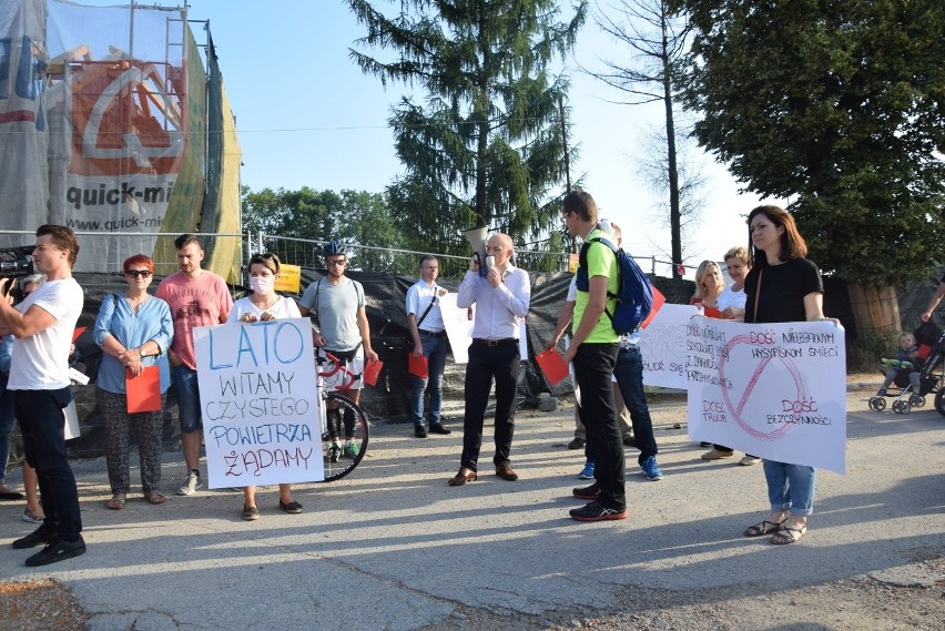 Około stu skawinian protestowało przeciw zatruwaniu...