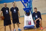 Trzech młodych trenerów z Gorzowa założyło pierwszą w Polsce szkołę rzutu. "Pomaga" im maszyna z NBA (zdjęcia, wideo)