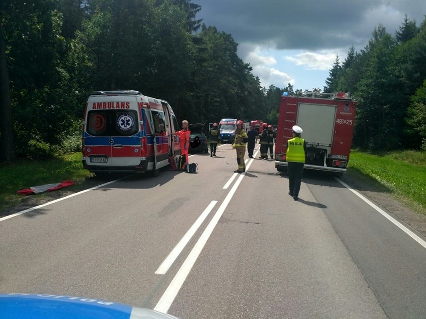 Po jednego z poszkodowanych lądował śmigłowiec LPR.