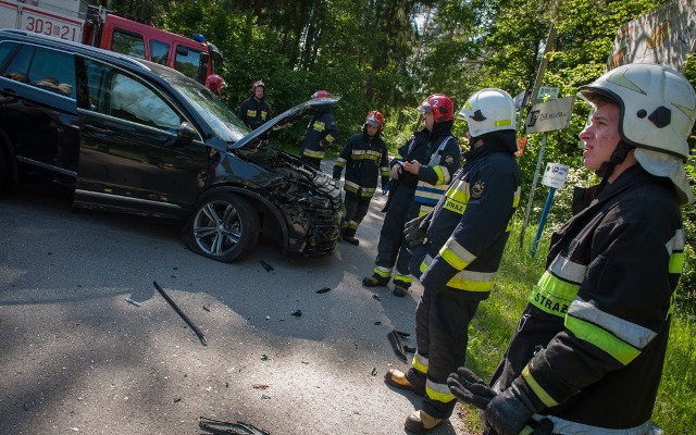 Volkswagen tiguan zderzył się z toyotą avensis na zjeździe do Czarnej Białostockiej