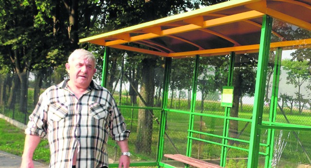 Pan Zbigniew jest jedną z osób walczących o kursy autobusów