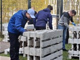 Szkoła to nie tylko nauka. W gorzowskim liceum powstaje strefa relaksu "pod chmurką"