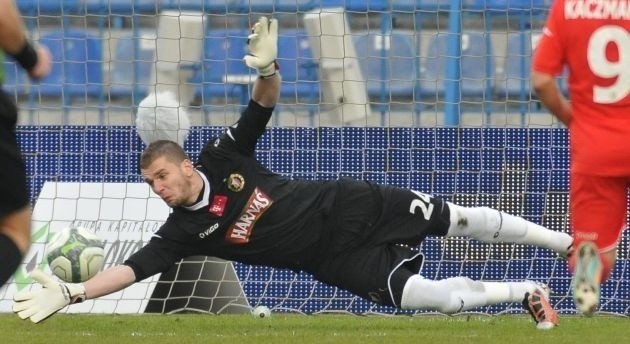 Milos Dragojević zagrał w 7 meczach Widzewa.