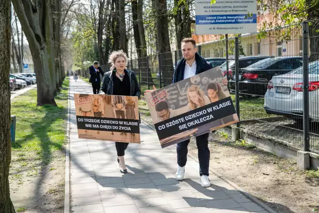 O  zapewnienie dobrej opieki psychiatrycznej wszytkom dzieciom w Podlaskiem  apelowali w czwartek posłowie Koalicji Obywatelskiej. W zwołanej w tym celu konferencji wzięli udział: Krzysztof Truskolaski, Aleksandra Gajewska, Marta Golbik i Arkadiusz  Marchewka.