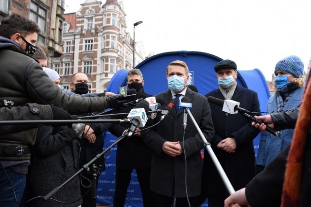 Nielegalne odpady z ul. Szyby Rycerskie w Bytomiu znikną. Jest to możliwe, dzięki dotacji.