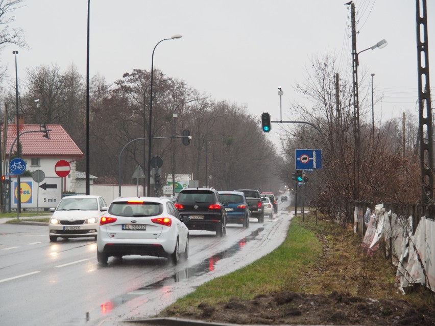 Ulica Szczecińska z trzema rondami, nową jezdnią i dojazdem do S14
