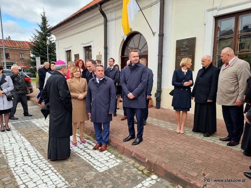 Święty Jan Paweł II patronem Staszowa. Tak było podczas uroczystości (NOWE ZDJĘCIA) 