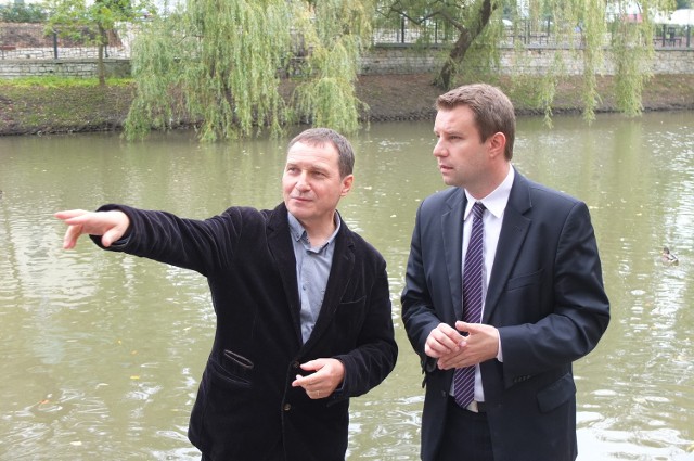 Zbigniew Bomersbach i prezydent Arkadiusz Wiśniewski.