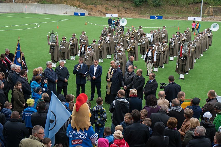 Stróże: otwarcie integracyjnego stadionu