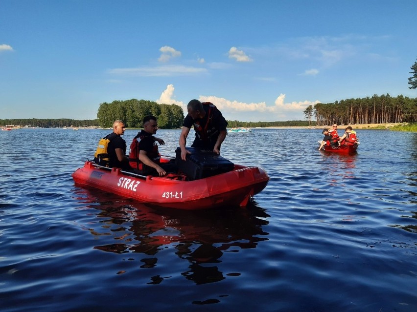 W poniedziałek, o godzinie 8.30 strażacy wznowili...