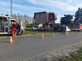 Wypadek we wsi Białka pod Iłżą. Samochód osobowy wjechał w płot, nic nikomu się nie stało