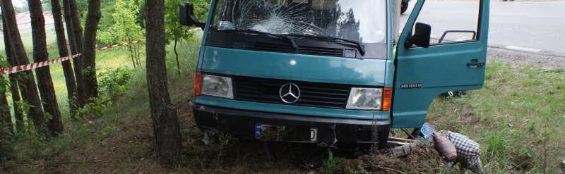 Ten mercedes potrącił rowerzystkę. Kobieta zginęła na...