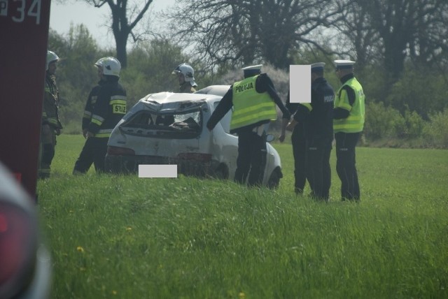 Samochód osobowy dachował w Oborze.Przejdź dalej -->