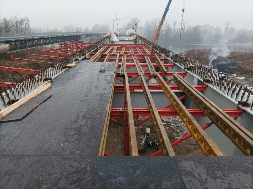 Budowa mostu w Ostrowie. Grudzień 2021