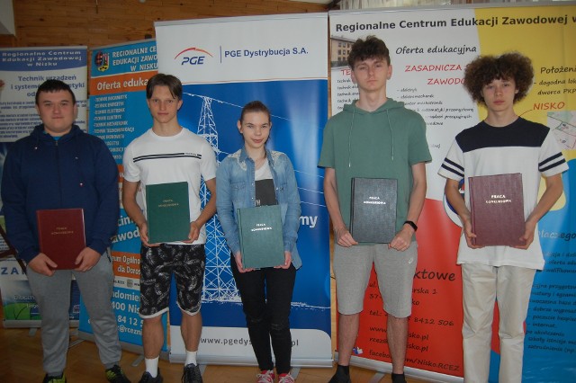 Uczniowie niżańskiego elektryka nagrodzeni na konkursie  „Mam pomysł na innowacyjne rozwiązanie”