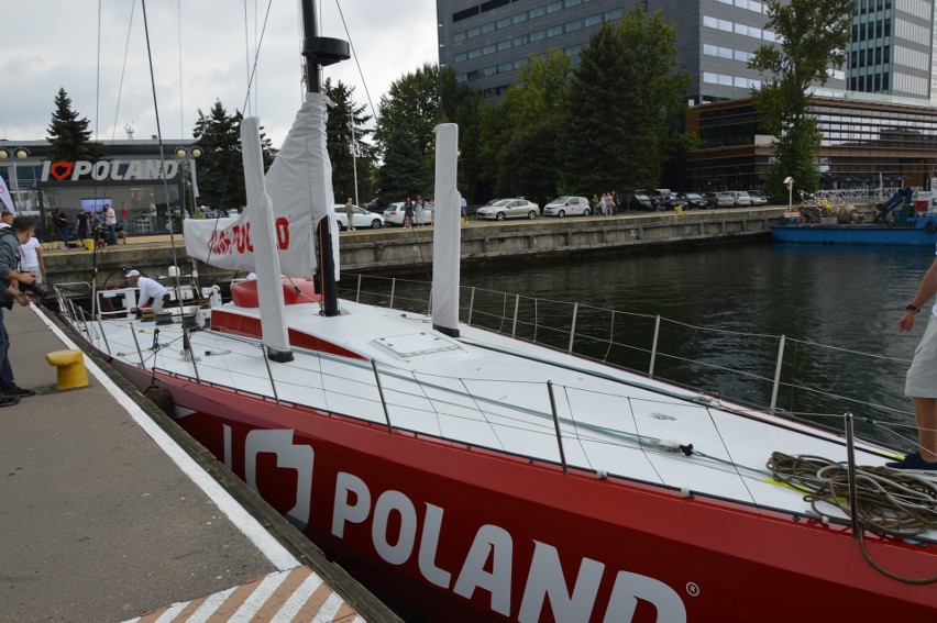 W Gdyni w obecności pracowników Polskiej Fundacji Narodowej...