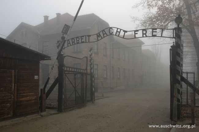 Brama w Auschwitz