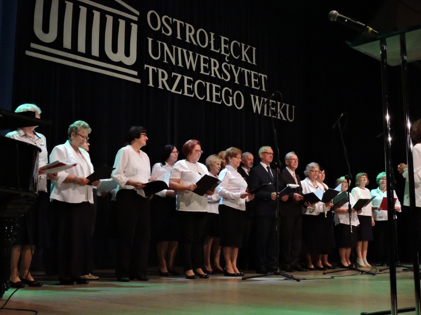 Ostrołęcki Uniwersytet Trzeciego Wieku rozpoczął rok akademicki [ZDJĘCIA, WIDEO]