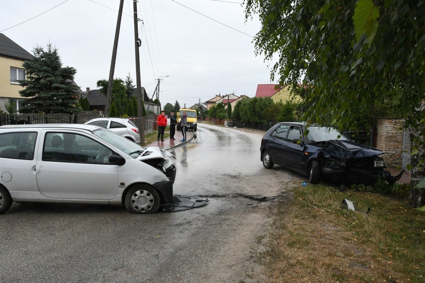 Zderzenie dwóch aut w Sukowie. Cztery osoby ranne!
