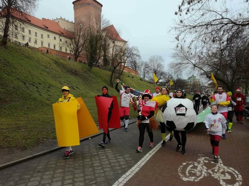 Biegacze z Dobczyc wzięli udział w Krakowskim Biegu Sylwestrowym [ZDJĘCIA]