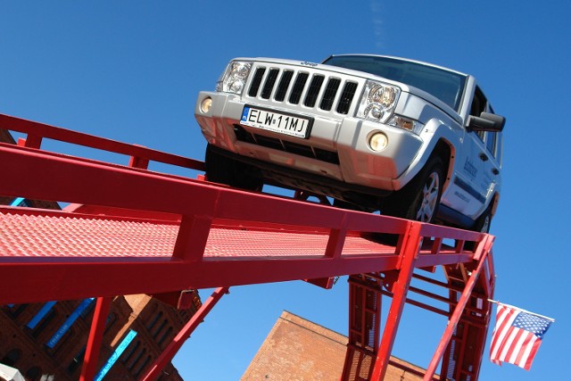 Na torze off-road w samochodzie terenowym będzie można wjechać na wysokość drugiego piętra. Za darmo. Warunek - zakupy za minimum 20 zł w Forum (potrzebny aktualny paragon).