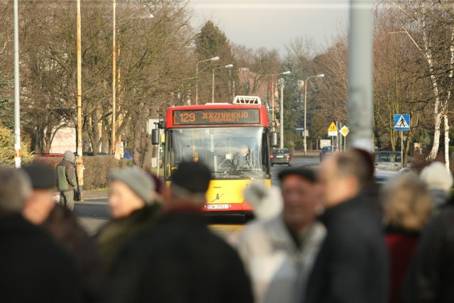 18.01.2015 protest mieszkańców domagających się przywrócenia autobusu linii nr 139 