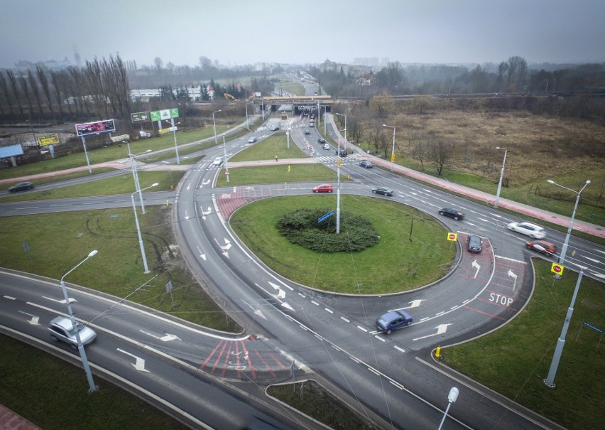 Burzenie wiaduktu nad ul. Diamentową w Lublinie. Dla kierowców oznacza to jedno: utrudnienia (ZDJĘCIA Z DRONA)