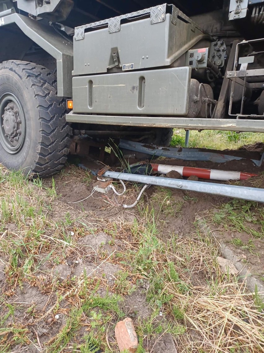 Kolizja angielskiej ciężarówki wojskowej w Reczu