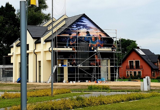 Na Kampusie Miłosierdzia w Brzegach powstaje "Mural Młodych". Malowidło zostanie oficjalnie zaprezentowane podczas obchodów 5. rocznicy ŚDM 2016