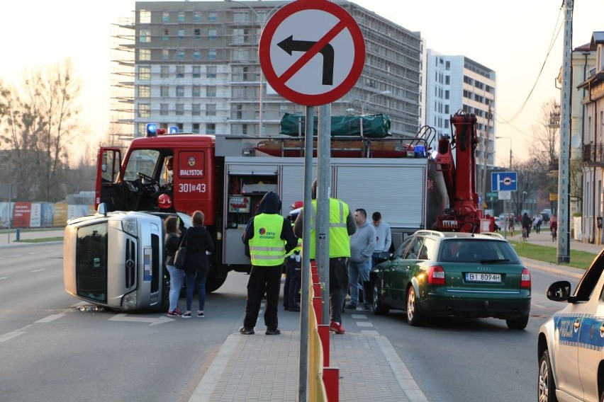 Wypadek na ulicy Jurowieckiej. Zderzenie dwóch samochodów osobowych. Jedna osoba ranna [ZDJĘCIA]