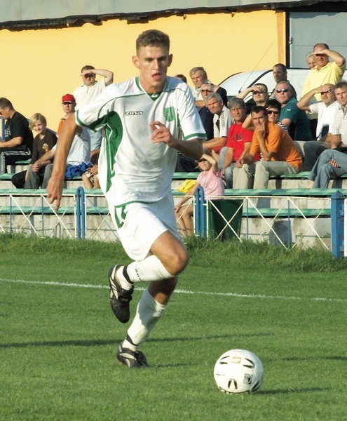Maciej Zadworny (Pomorzanin) w derby strzelił dwa gole i zaliczył asystę.