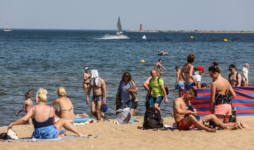 Sezon w pełni, a ratownicy mają pełne ręce roboty. Apelują do plażowiczów o ostrożność