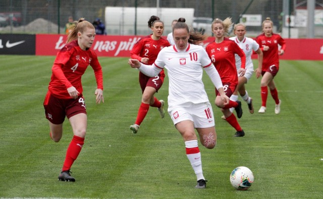 Polska kobieca reprezentacja U-19 rozegrała mecze eliminacyjne w tym roku na stadionie w Stalowej Woli. Niestety, nasza kadra nie awansowała do finałów odbywających się w Belgii. Za rok mistrzostwa zorganizowane zostaną na Litwie, za dwa lata w Polsce, na Podkarpaciu