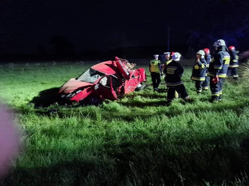 Wypadek na DK 64. Jedna osoba ranna po dachowaniu