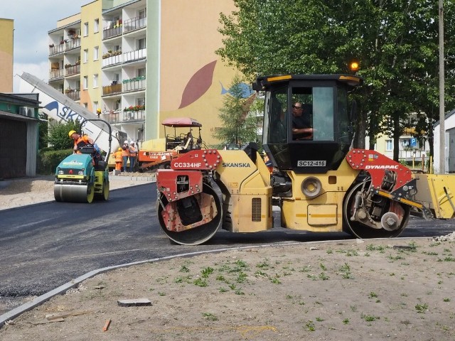 Zgodnie z zatwierdzonym projektem organizacji ruchu przebudowy ulicy Bosmańskiej, od wtorku aż do 30 czerwca przyszłego roku  zostanie wyłączony z ruchu  odcinek ulicy Bosmańskiej od nr 12 do nr 22c wraz z dojazdem do garaży pomiędzy budynkami o nr 16 a 18.