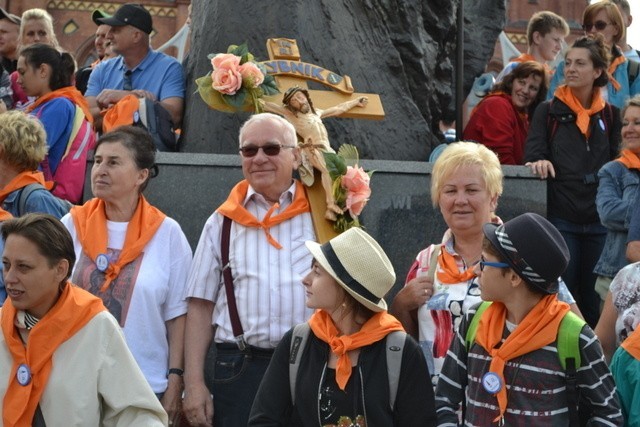 Rybnicka Pielgrzymka na Jasną Górę Wyruszyła