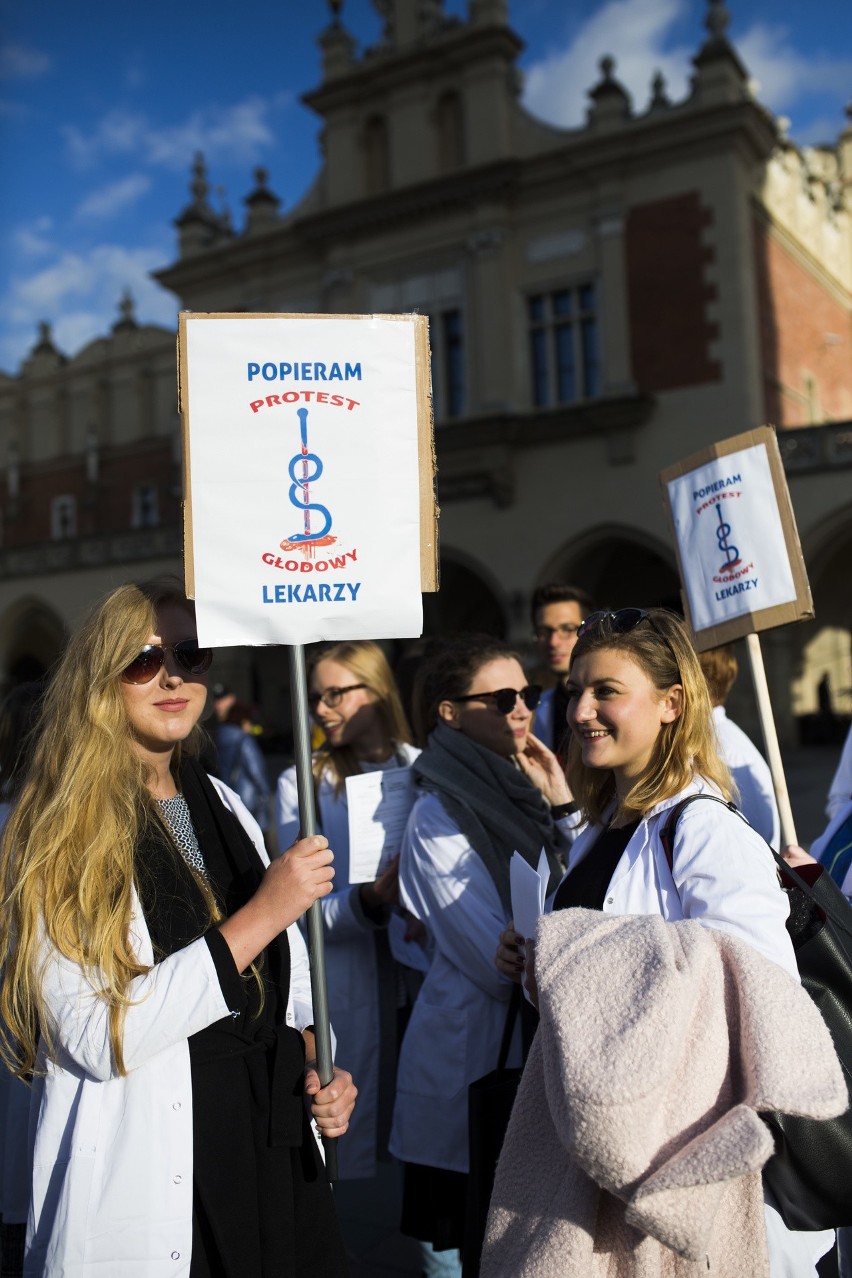 Pikieta krakowskich studentów dla rezydentów