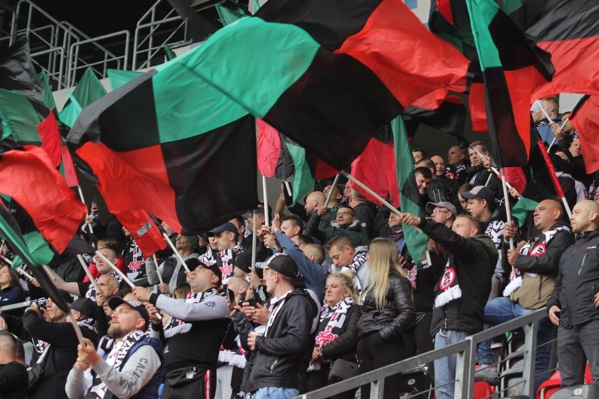 Fortuna 1. Liga: GKS Tychy - Widzew Łódź (1:1). Widzów:...