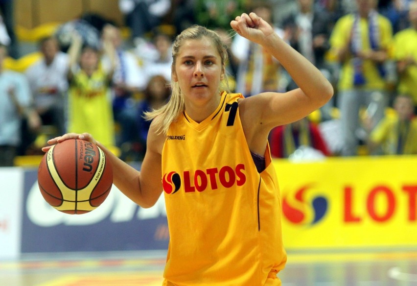 Babkina w sezonie 2010/11 reprezentowała barwy Lotosu Gdynia