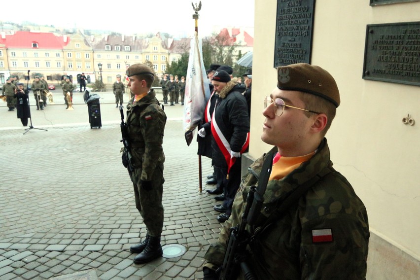 Kwiaty i znicze dla Żołnierzy Wyklętych. Lublinianie oddali hołd bojownikom o niepodległość