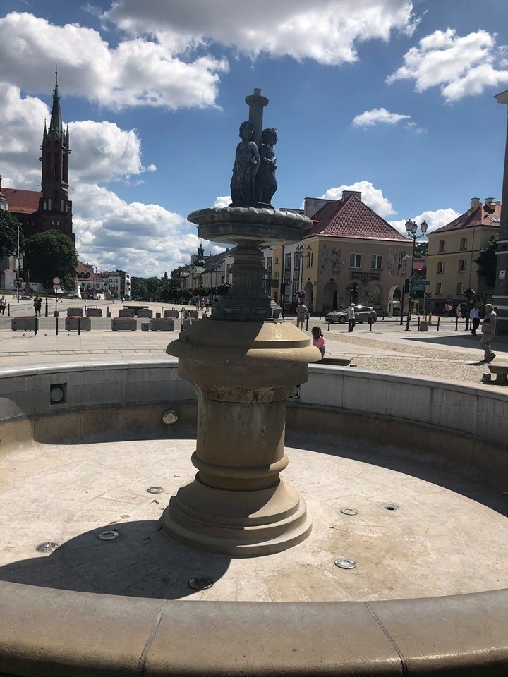 Fontanna na Rynku Kościuszki.