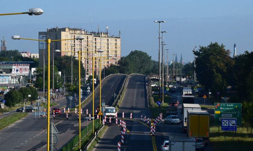 Duże utrudnienia na "gierkówce" w Częstochowie. Ruszył...