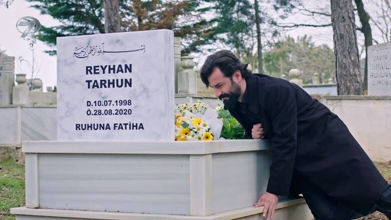 Emir odwiedzi grób Reyhan. Scena na pewno wzruszy widzów....