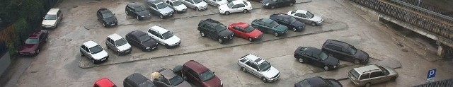 Nowy parking powstanie w miejsce starego, na który wjeżdża się od ulicy Starobojarskiej. Będzie miał cztery kondygnacje.